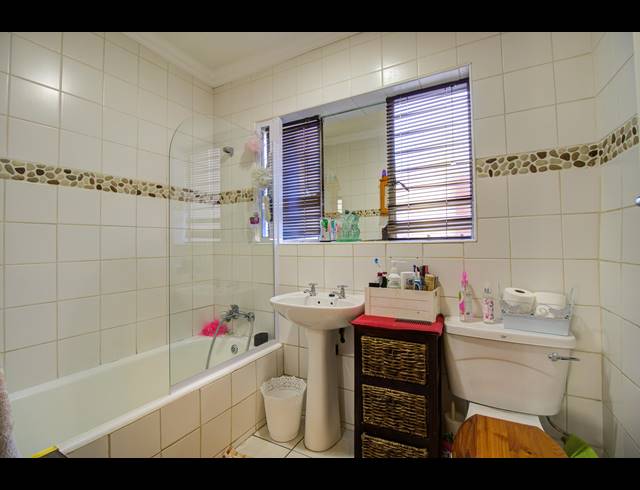 4 BEDROOM HOUSE SOLD IN LYTTELTON MANOR